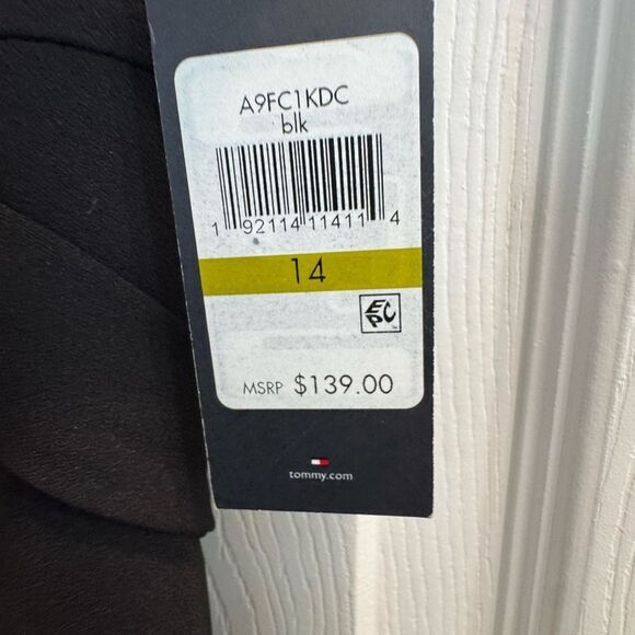 Elegant Black Sleeveless Jumper - Picture 6 of 6